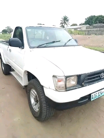 Toyota Hilux Diesel 4×4