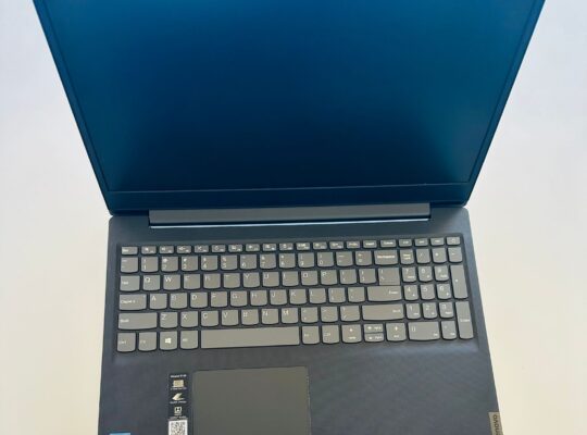 Lenovo ideaPad S145 Stylish Design Intel(R)Core i3